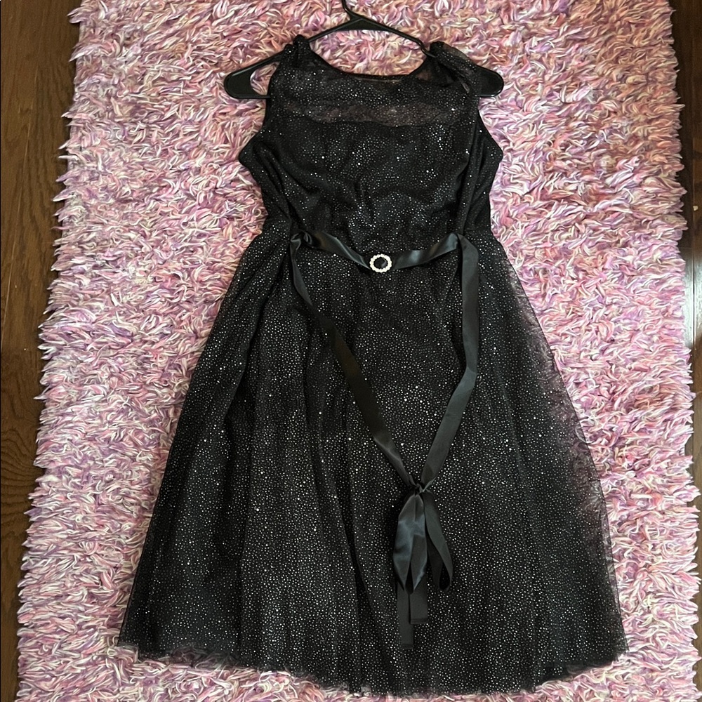 Elegant Black Midi Dress with Belt